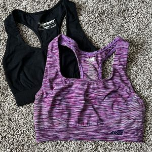 Set of two sports bras